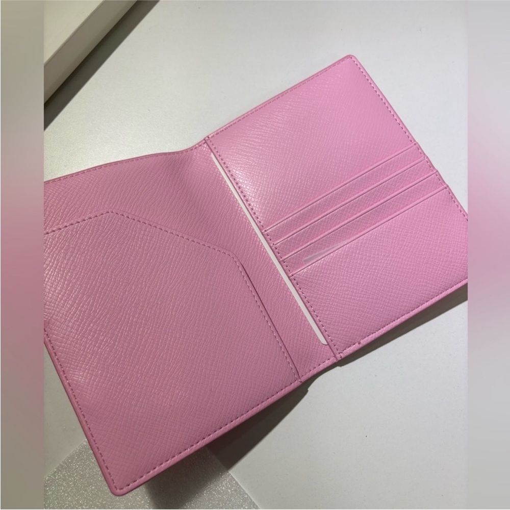 Swarovski gift passport holder - Picture 4 of 12